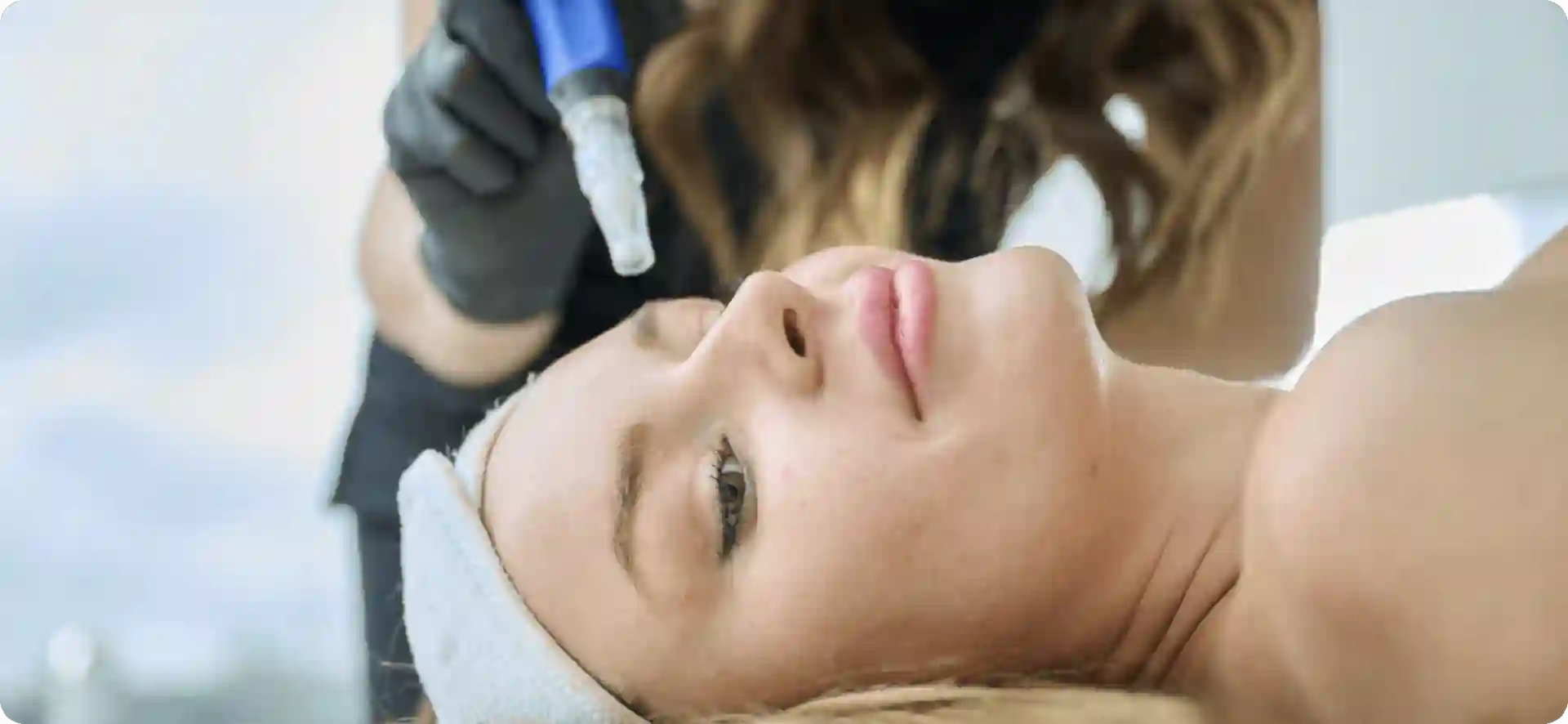 How Do Microneedles Trigger New Collagen and Elastin in Loose Skin Uttoxeter?